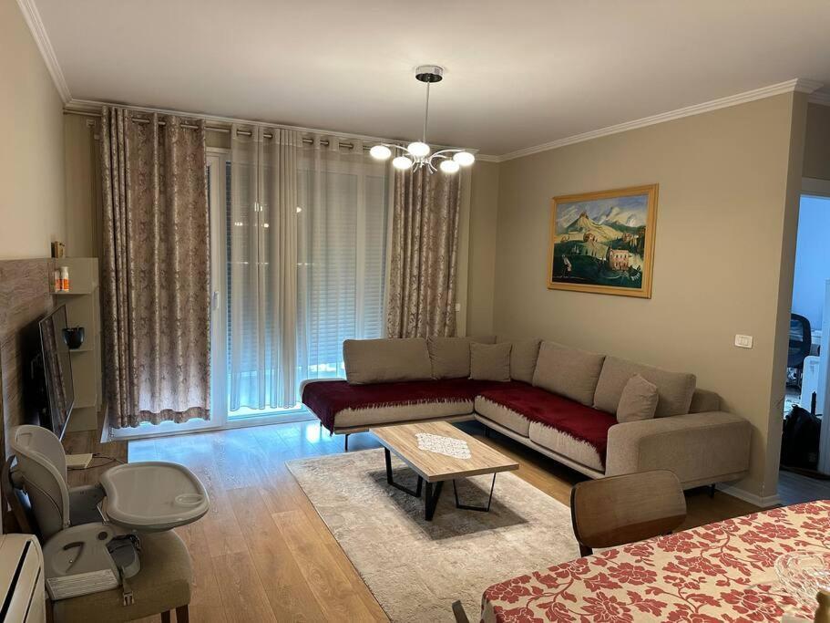 Family Friendly 2 Bedroom Apartment Eden Gardens Tirana City Center Luaran gambar