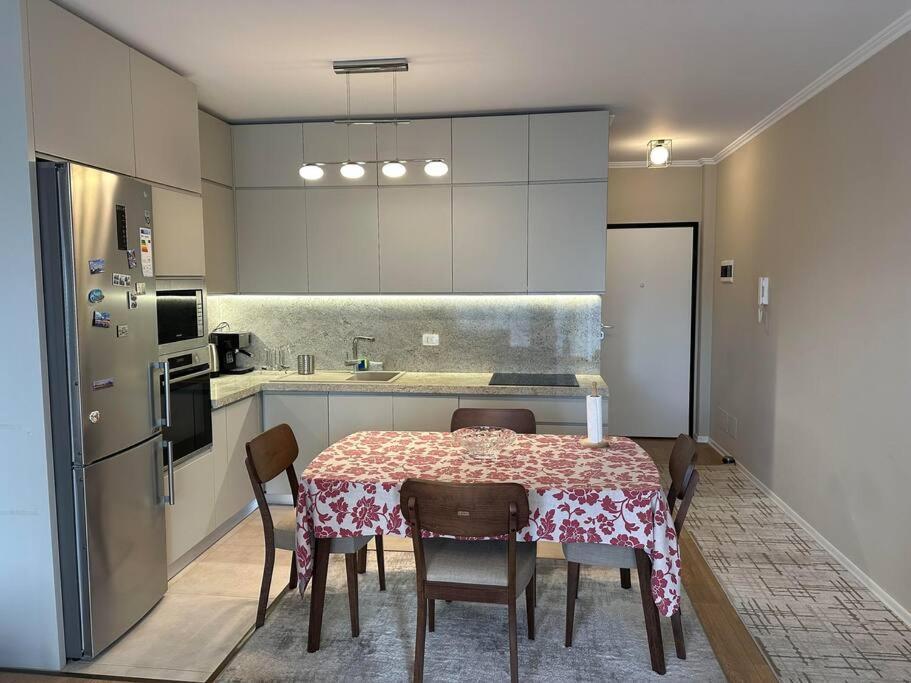 Family Friendly 2 Bedroom Apartment Eden Gardens Tirana City Center Luaran gambar